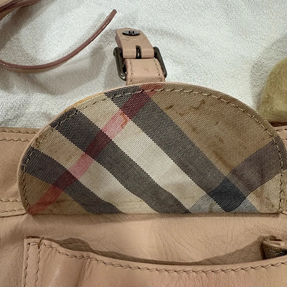 Burberry Vintage Whisper Pink Leather Crossbody Bag - Picture 7 of 14